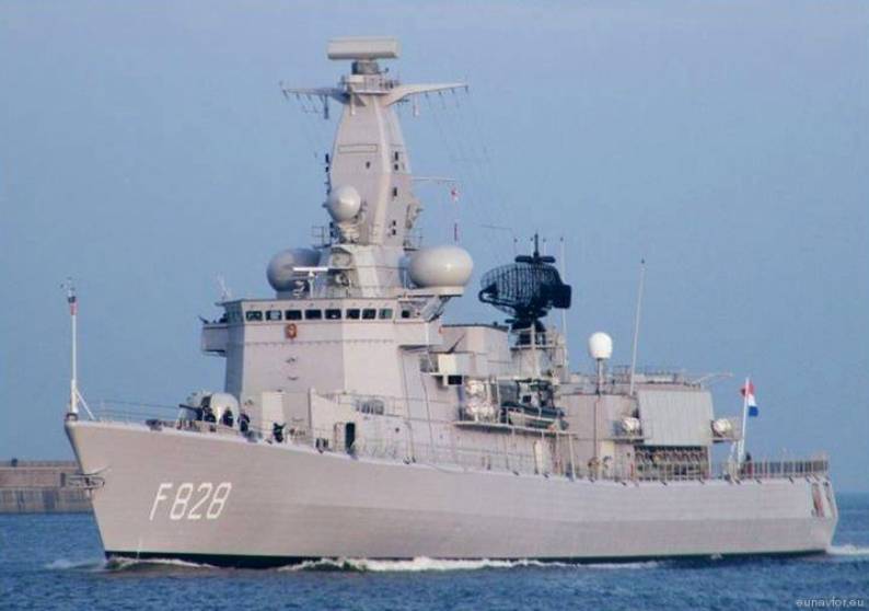 Karel Doorman (M) sınıfı firkateyn