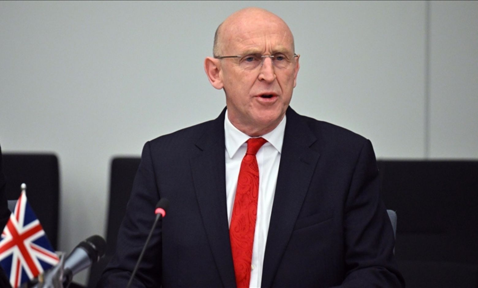 İran Güney Kıbrıs’taki İngiliz askeri üslerine füze ateşledi