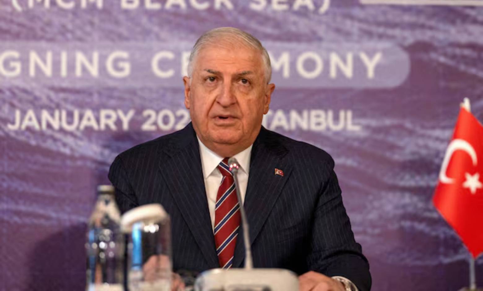 Türk Savunma Bakanı Yaşar Güler