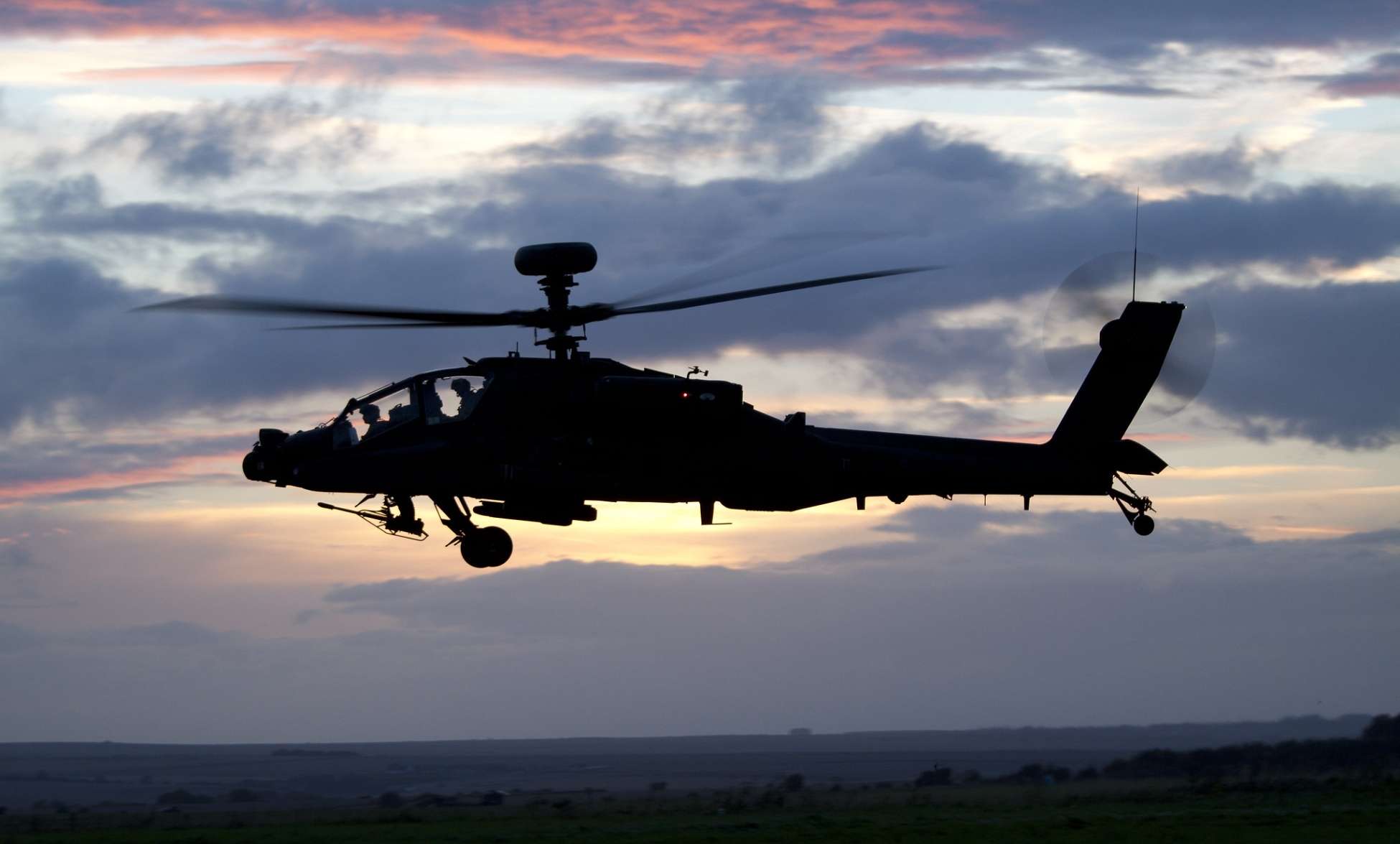 ABD en güncel AH-64E Apache helikopterlerini envantere aldı