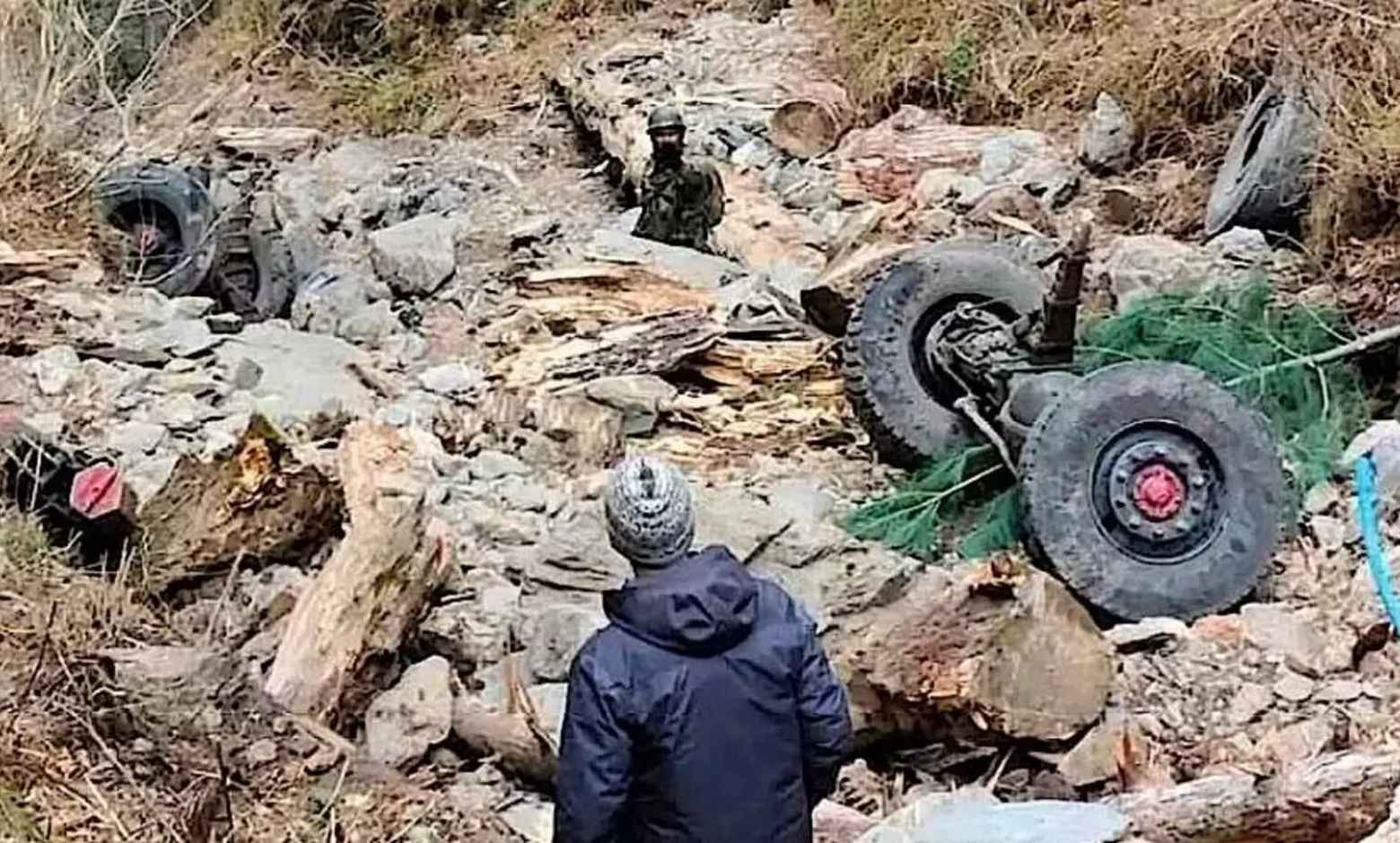 Hint Ordusuna ait askeri araç uçuruma yuvarlandı