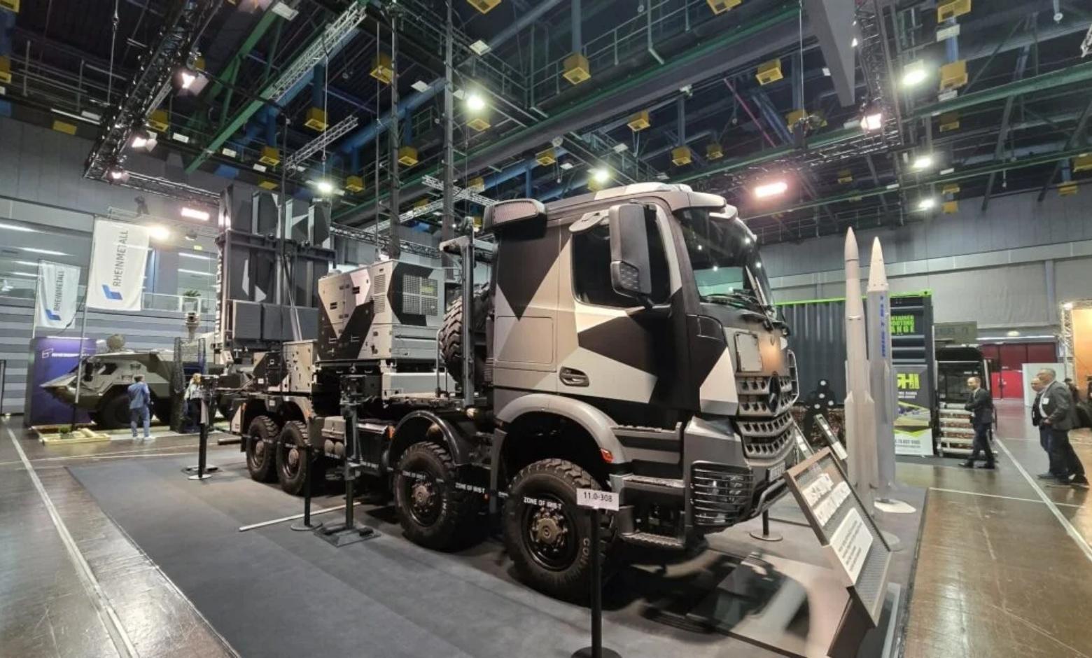 Almanya 100 km menzilli IRIS-T SLM/X hava savunma sistemini tanıttı