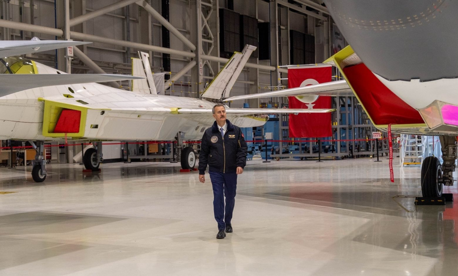 Savunma Sanayii Başkanlığı Başkanı Prof. Dr. Haluk Görgün, KAAN hangarını ziyaretleri etti.