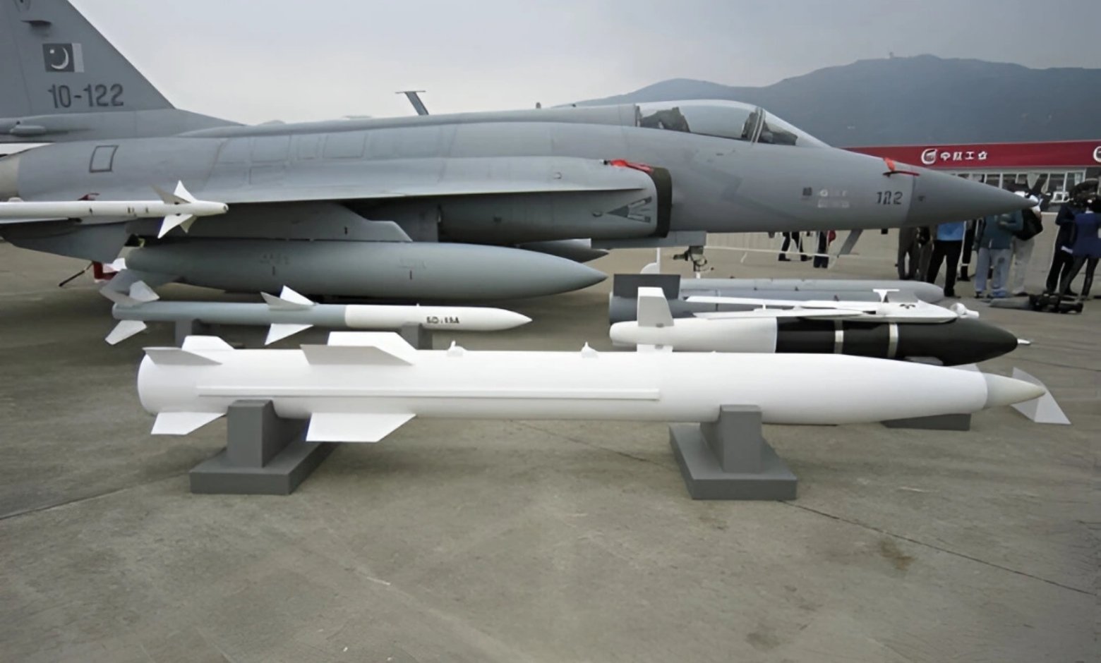 Sırp MiG-29’lara Çin yapımı hipersonik füze