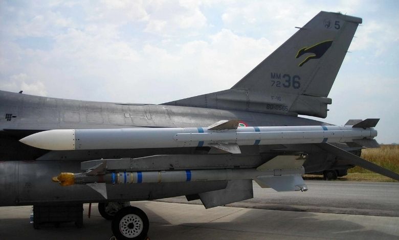 AIM-120 AMRAAM