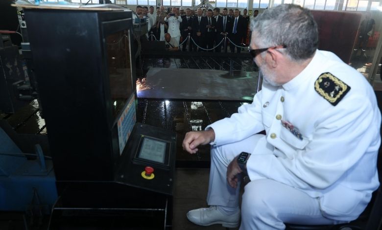 N.R.P. D. Dinis için sac kesim töreni