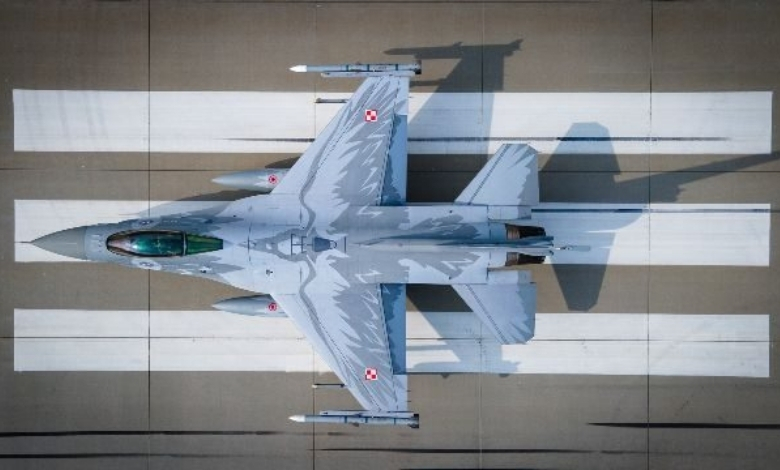 Polonya-F16