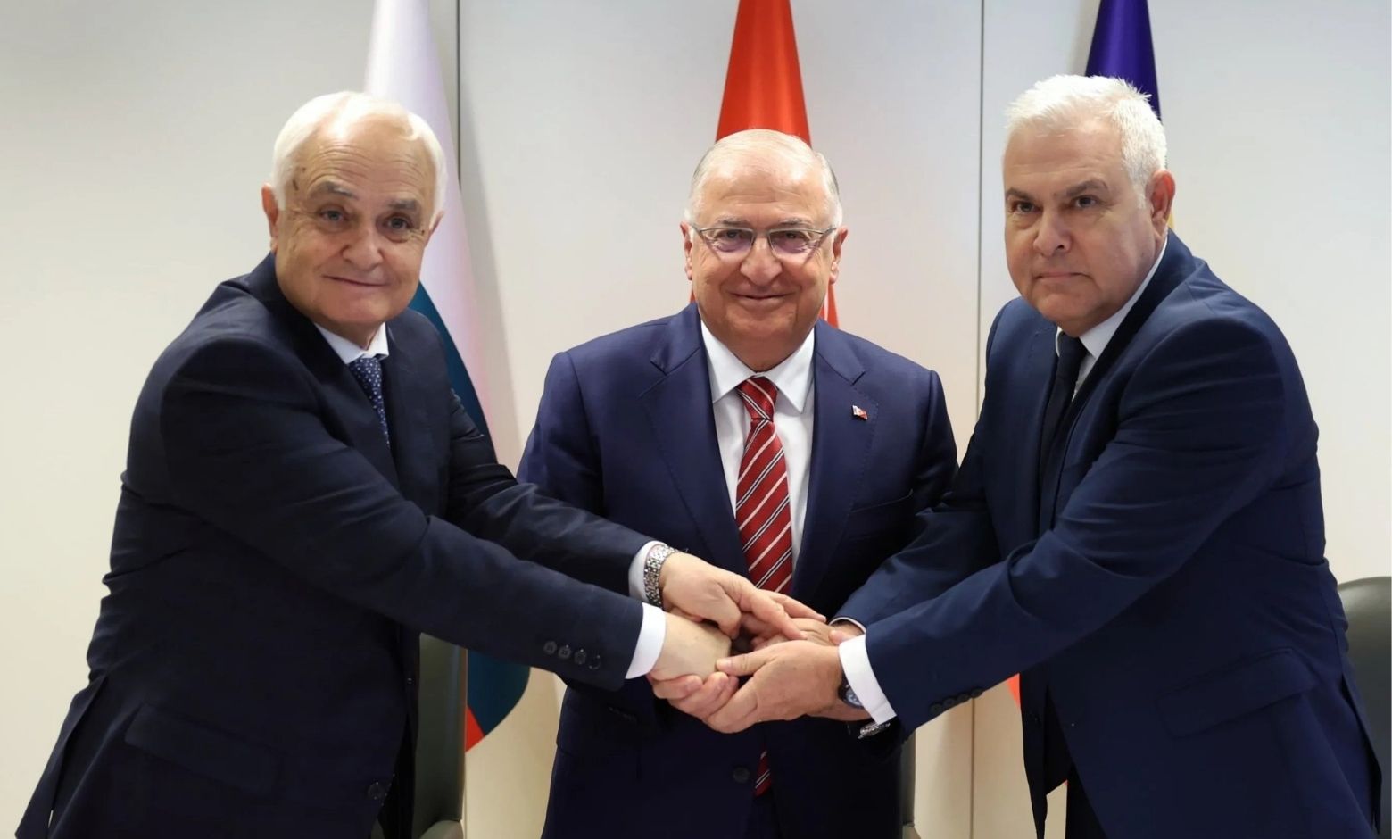 Bakanlar Karadeniz’i Konuşurken Bulgaristan Açıklarında Gemi Vuruldu