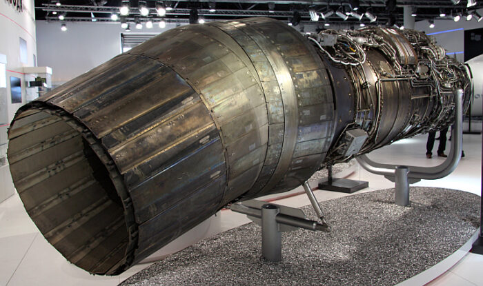 Su-35 motor