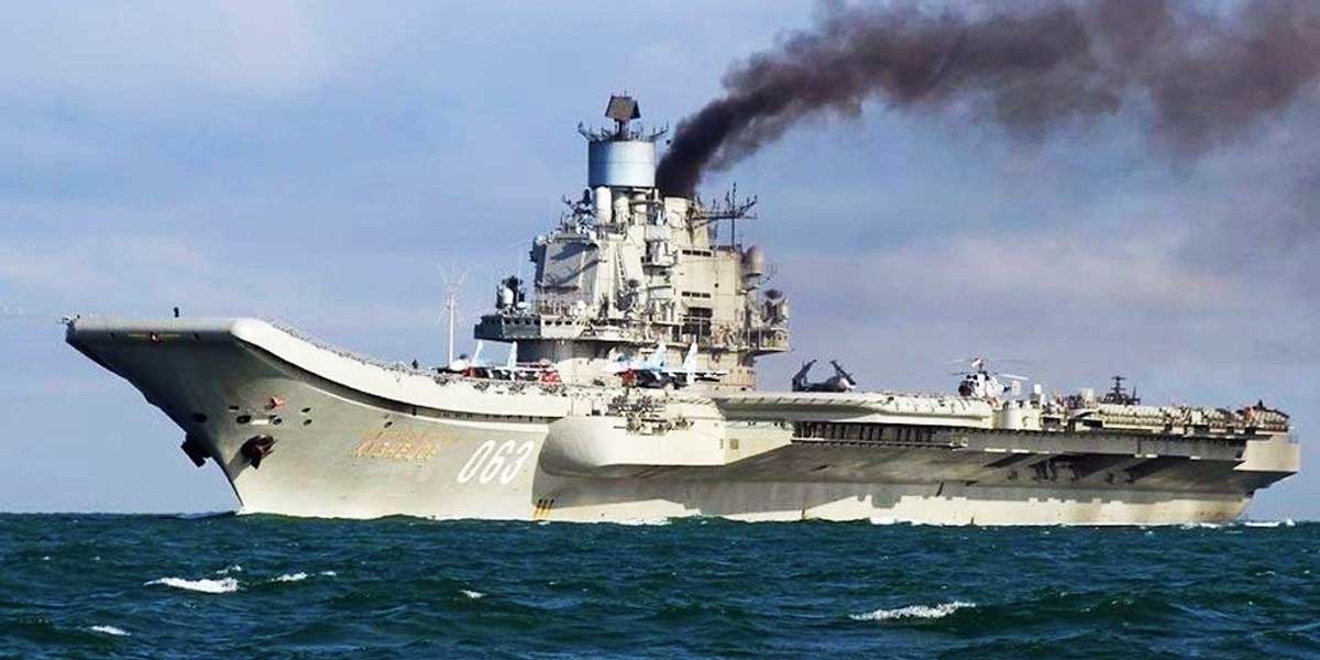 Rus uçak gemisindeki yangın söndürüldü