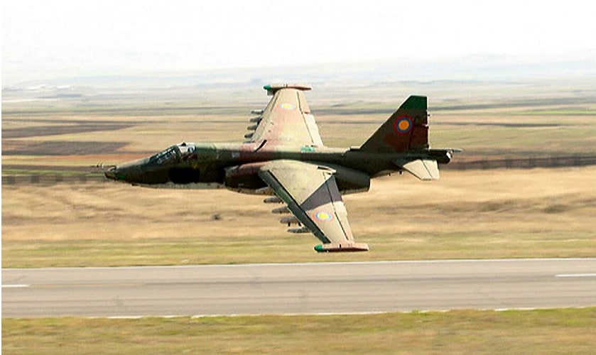 Ermenistan'a ait Su-25 savaş uçağı