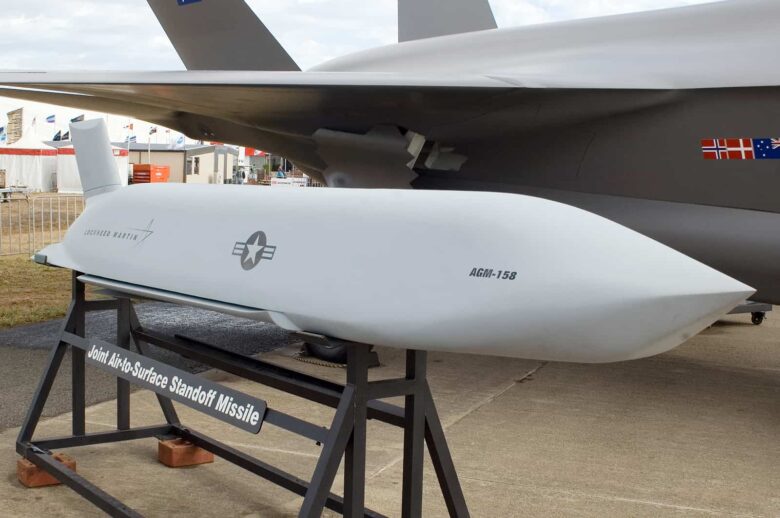 Lockheed_Martin_AGM-158_JASSM-min