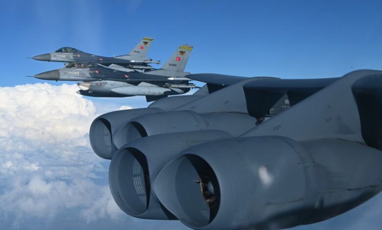Türk F-16'ları ve ABD Hava Kuvvetlerine Bağlı B-52 Bombardıman Uçağı
