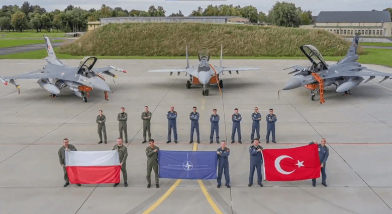 Polonya'ya Konuşlanan Türk F-16'ları Türkiye'ye Döndü