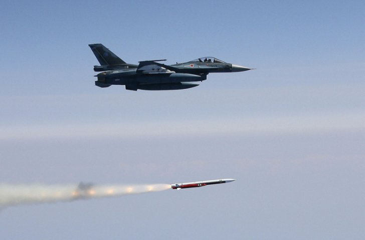 Japon F-2'si ASM-3 Ateşlerken