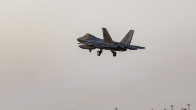 ABD, BAE'ye F-22 Raptor Savaş Uçaklarını Konuşlandırdı
