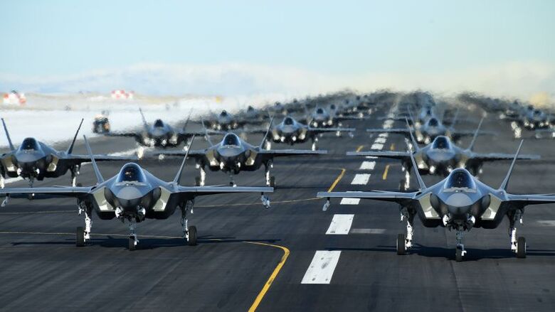 Amerikan F-35 Savaş Uçakları Yunanistan'a Konuşlanıyor