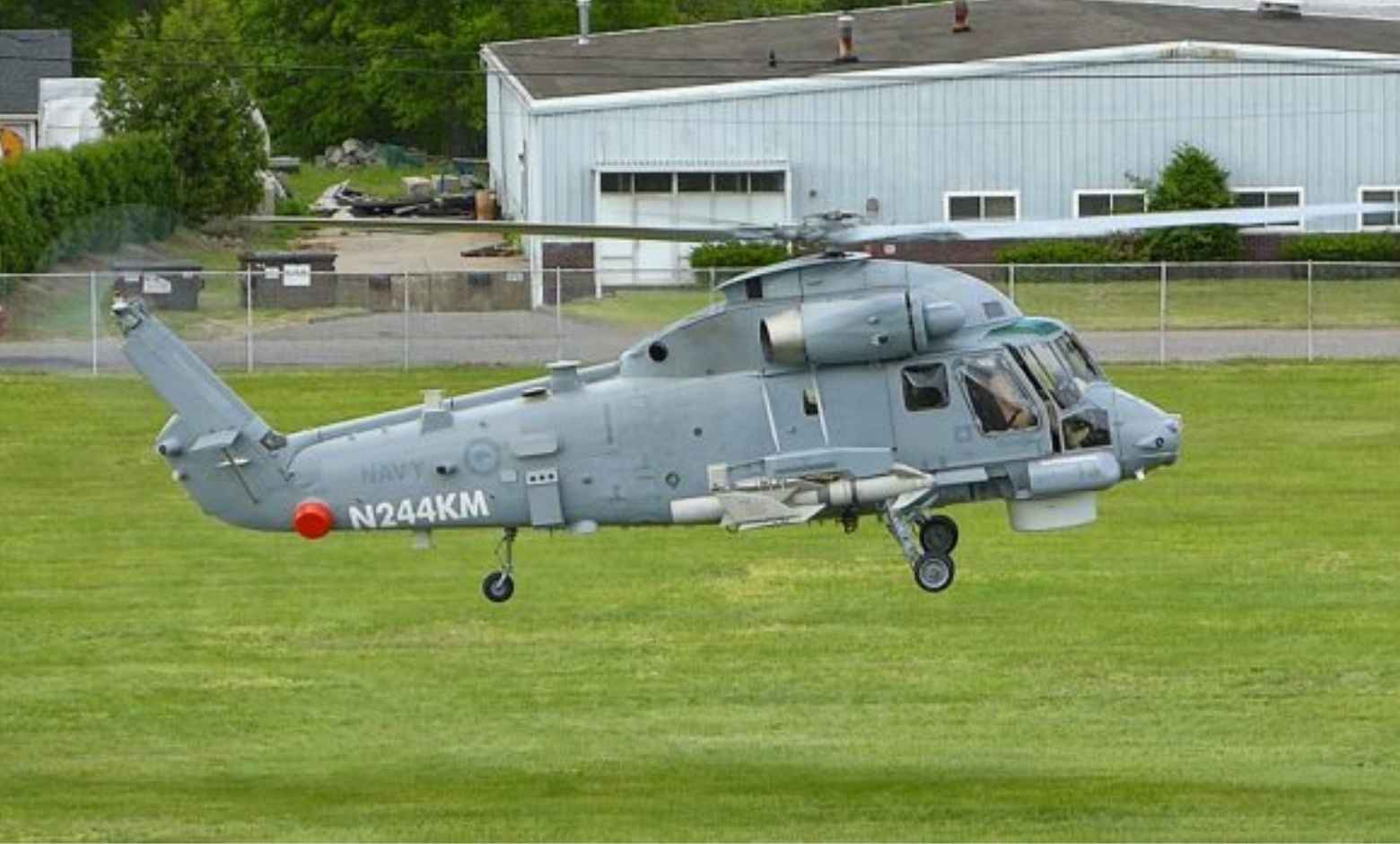Penguin füzesi taşıyan RNZAF Seasprite