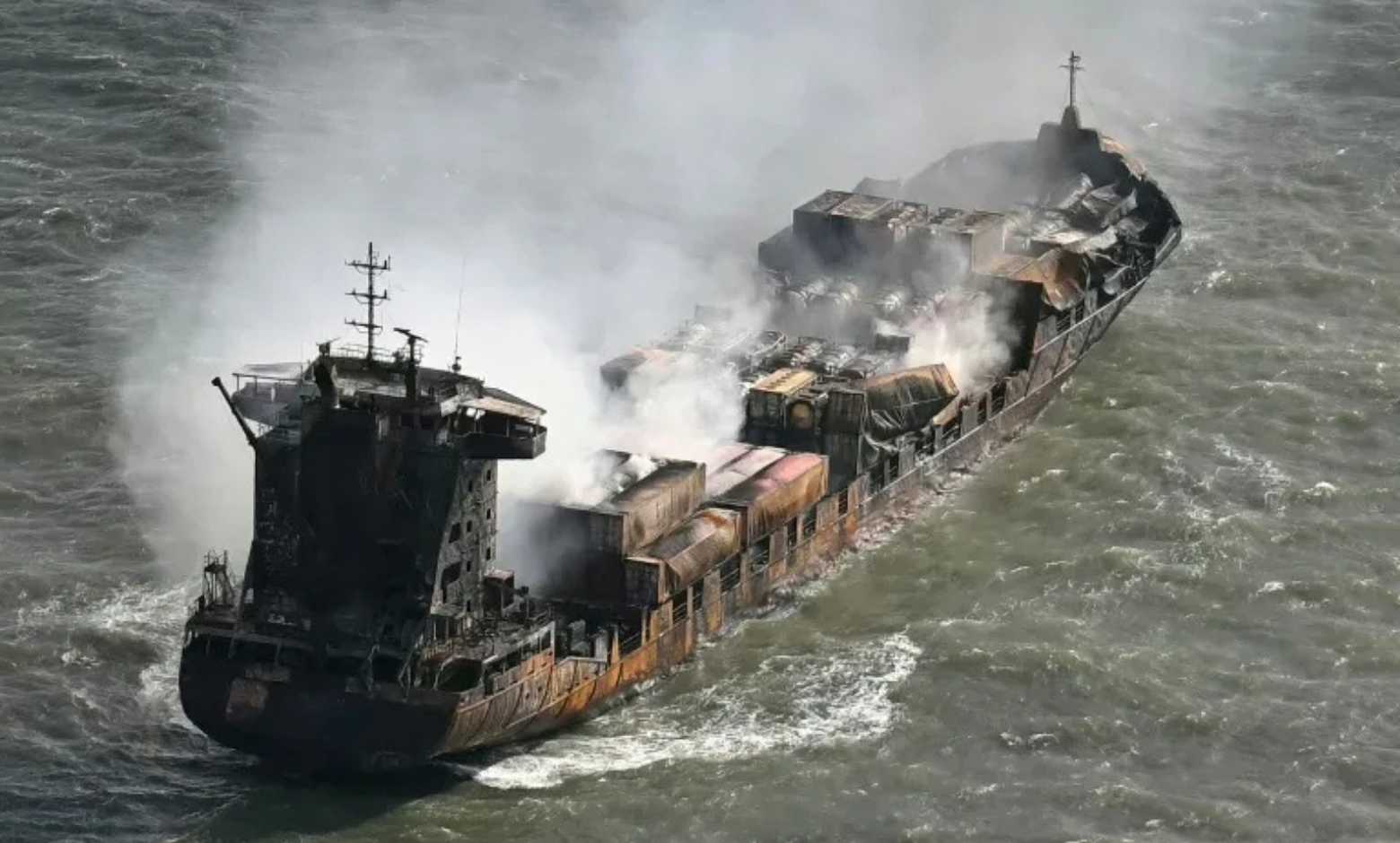 Kuzey Denizi'nde 10 Mart'ta meydana gelen gemi kazasında, Portekiz bandıralı konteyner gemisi Solong, ABD ordusuna jet yakıtı taşıyan Stena Immaculate tankerine çarptı.