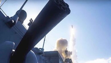 Rus denizaltısı Ufa Kalibr füzesi ateşledi