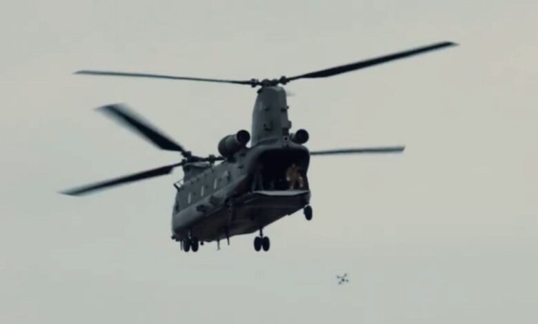 İngiltere Taktik Deneyinde Chinook Helikopterinden Fırlatılan FPV İHA'lar