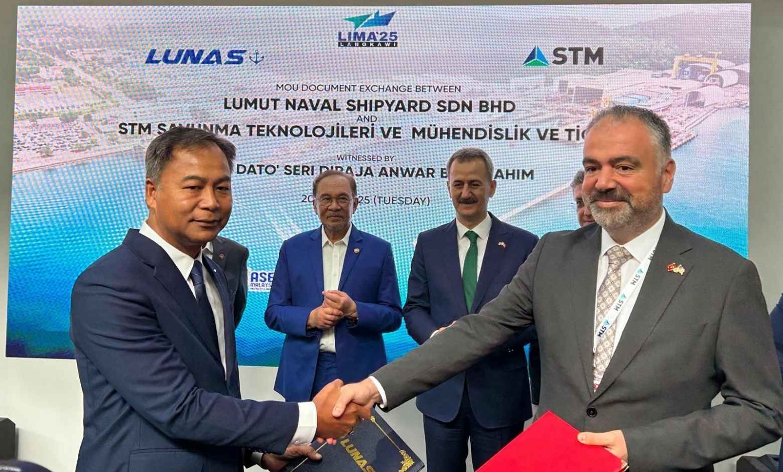 STM'den LIMA 2025'te 2 kritik imza