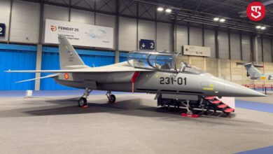 TUSAŞ, FEINDEF'25 Fuarı'nda HÜRJET'in tam ölçekli mock-up modelini İspanyol Hava Kuvvetleri renkleriyle Madrid'de sergiledi.