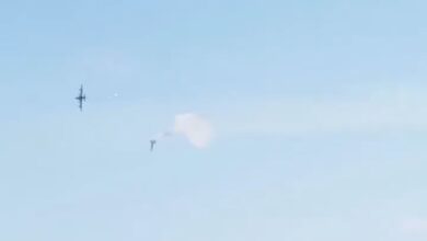 Su-25 yanındaki Su-25’i düşürdü