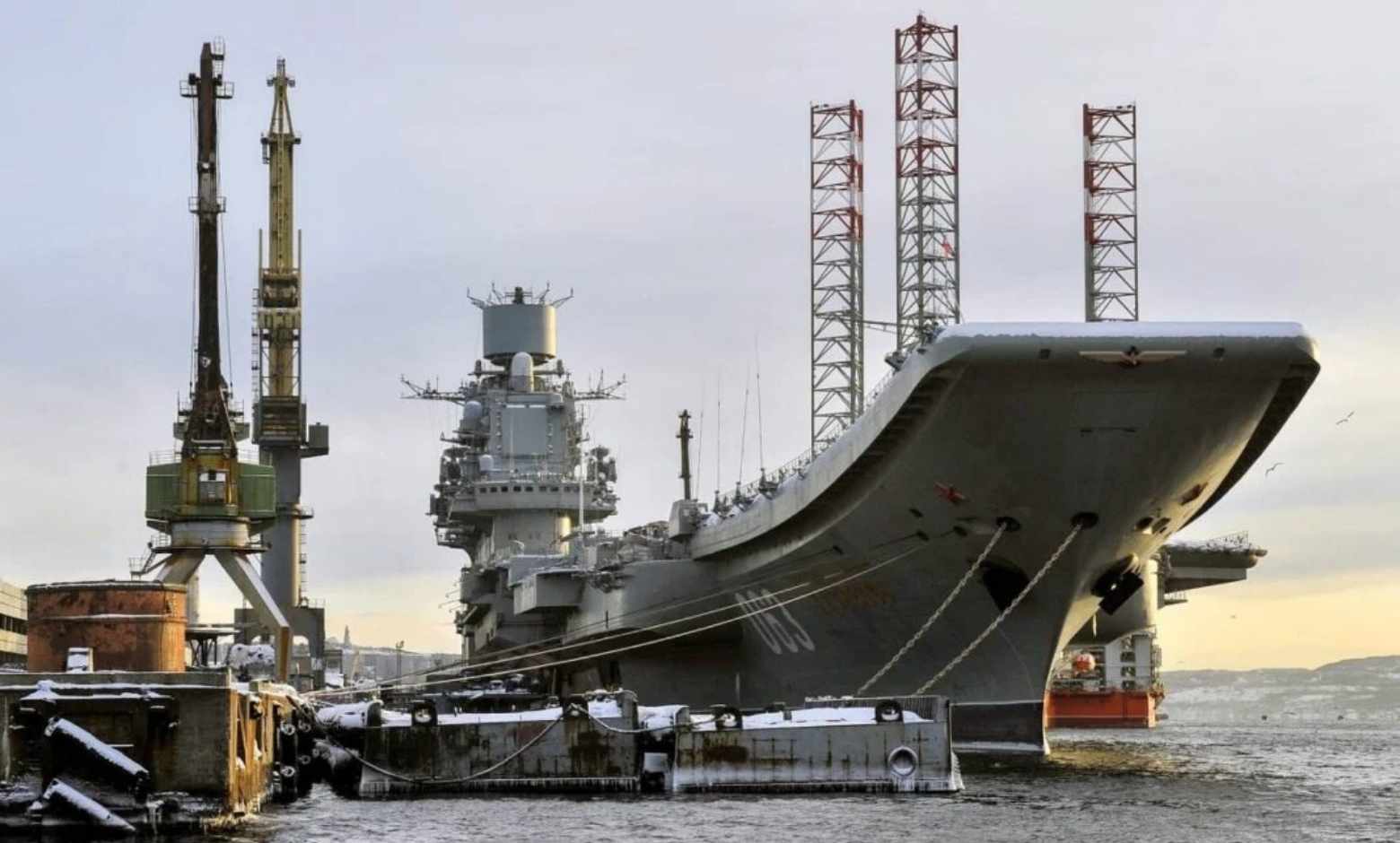 Rusya'nın uçak gemisi Amiral Kuznetsov