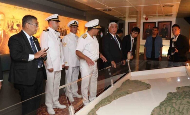 JAPONYA SAVUNMA BAKANI NAKATANİ, İSTANBUL TERSANESİ KOMUTANLIĞI’NI ZİYARET ETTİ