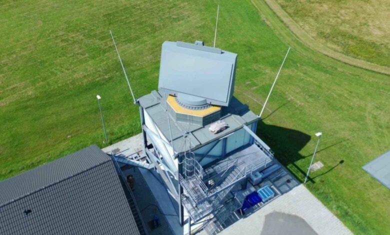 Hensoldt, Alman Donanması eğitimi ve füze savunması için ilk TRS-4D LR uzun menzilli radarını teslim etti