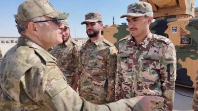 Kara Kuvvetleri Komutanı Orgeneral Metin Tokel, Türk askerlerinin Suriyeli askerlere verdiği askeri eğitimi teftiş etti.