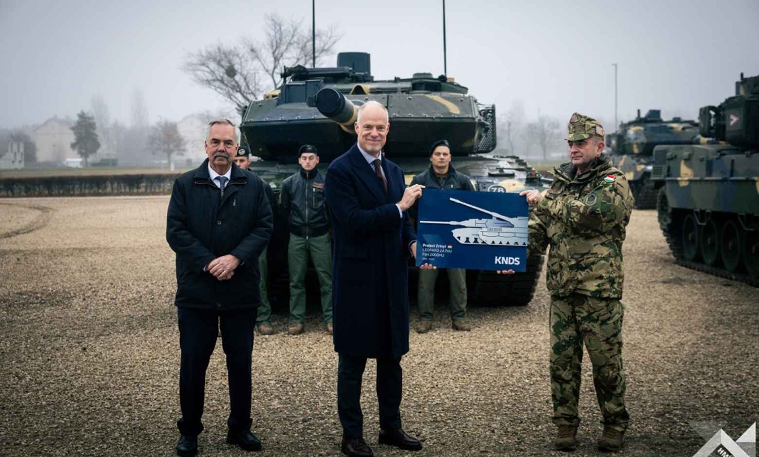 Macaristan Leopard 2A7HU tanklarını teslim aldı