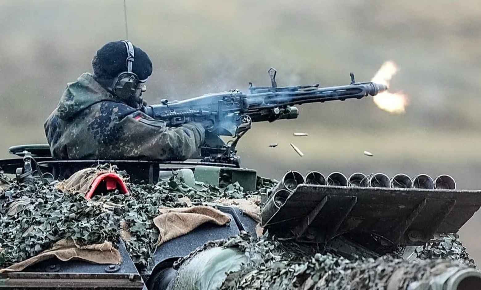 Almanya’da Alman Ordusu (Bundeswehr) için ayrılan yaklaşık 20.000 adet mühimmatın bir nakliye aracından çalındığı tespit edildi.