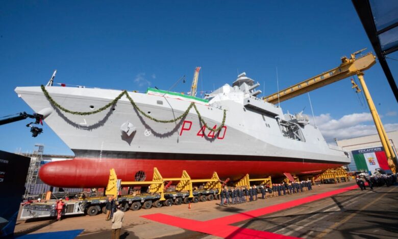 Fincantieri İtalyan Donanması için ilk açık deniz devriye gemisi Ugolino Vivaldi'yi denize indirdi