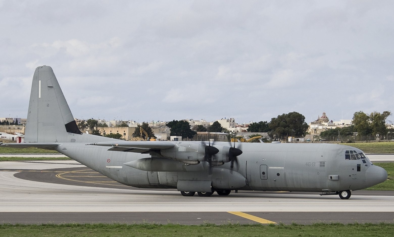 İtalyan Hava Kuvvetlerine ait Lockheed C-130 Hercules uçağı