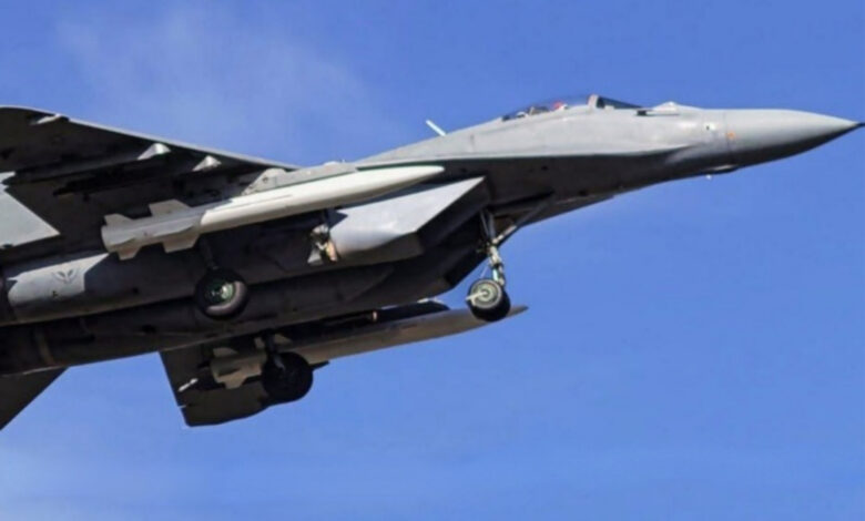 Sırbistan Hava Kuvvetleri, Çin’den tedarik edilen iki CM-400AKG hipersonik füzeyi taşıyan MiG-29 savaş uçakları